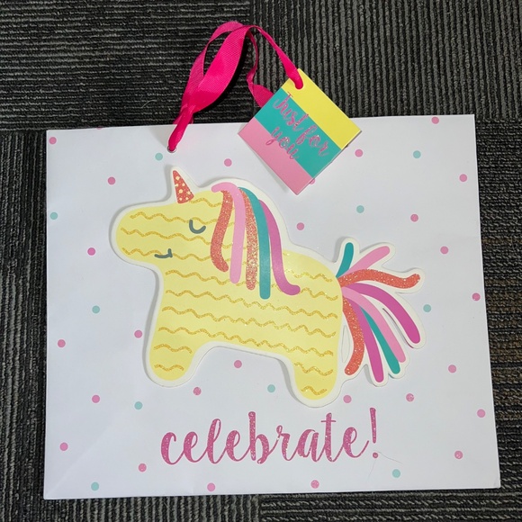 Brand New Fancy Baby Gift Bags 5 Large 2 Small - Picture 5 of 15